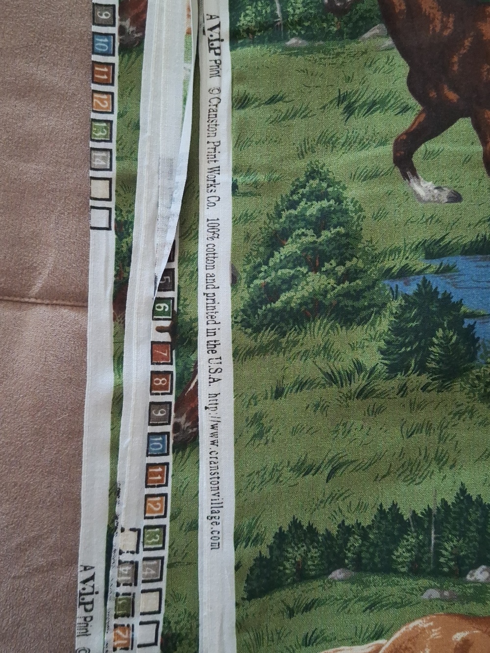 6 Yards Green Horse Meadow 100% Cotton Fabric - Scenic Horse Print - Picture 2 of 3
